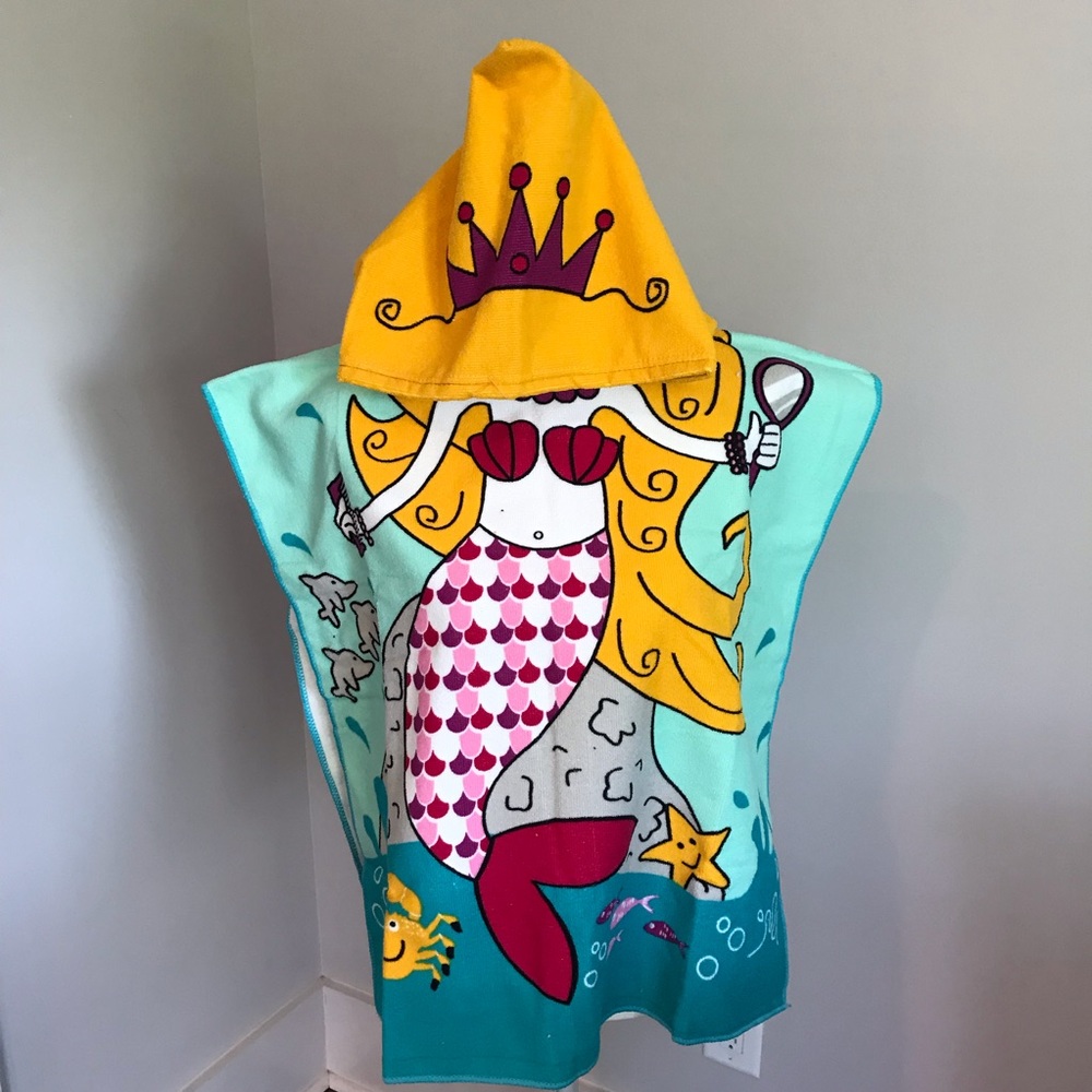 🧜🏻‍♀️Only 1 Left! Hooded Mermaid Poncho Towel - Picture 2 of 8